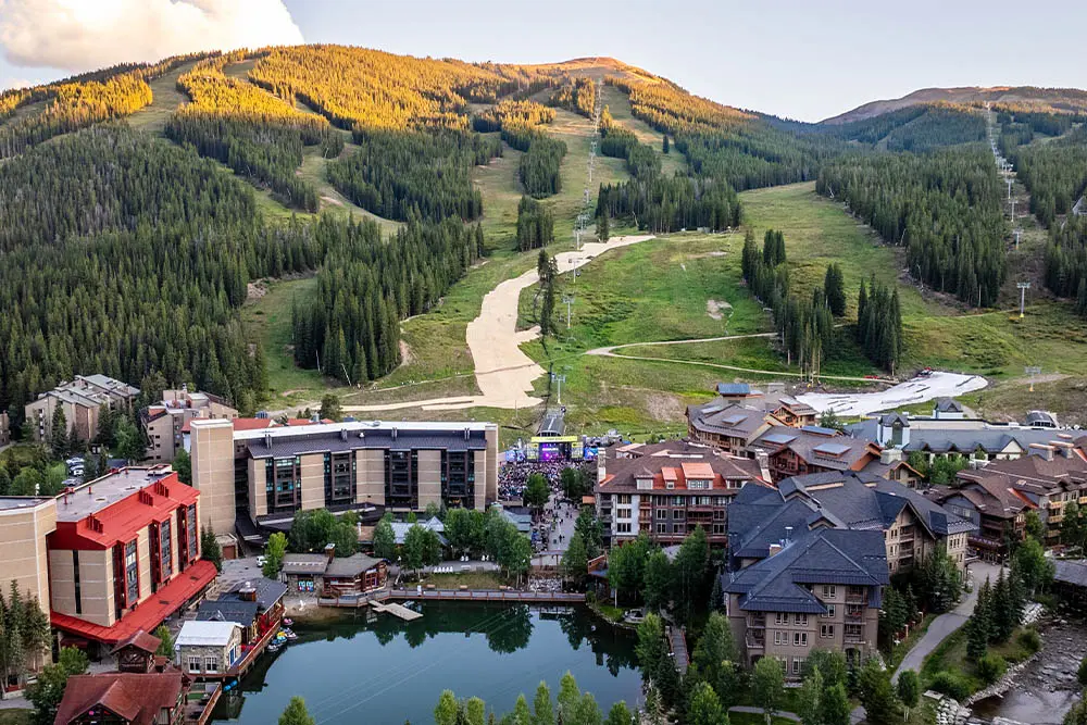 summer lodging at union peak festival